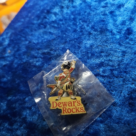 Dewars Rocks Pin - Picture 2 of 3